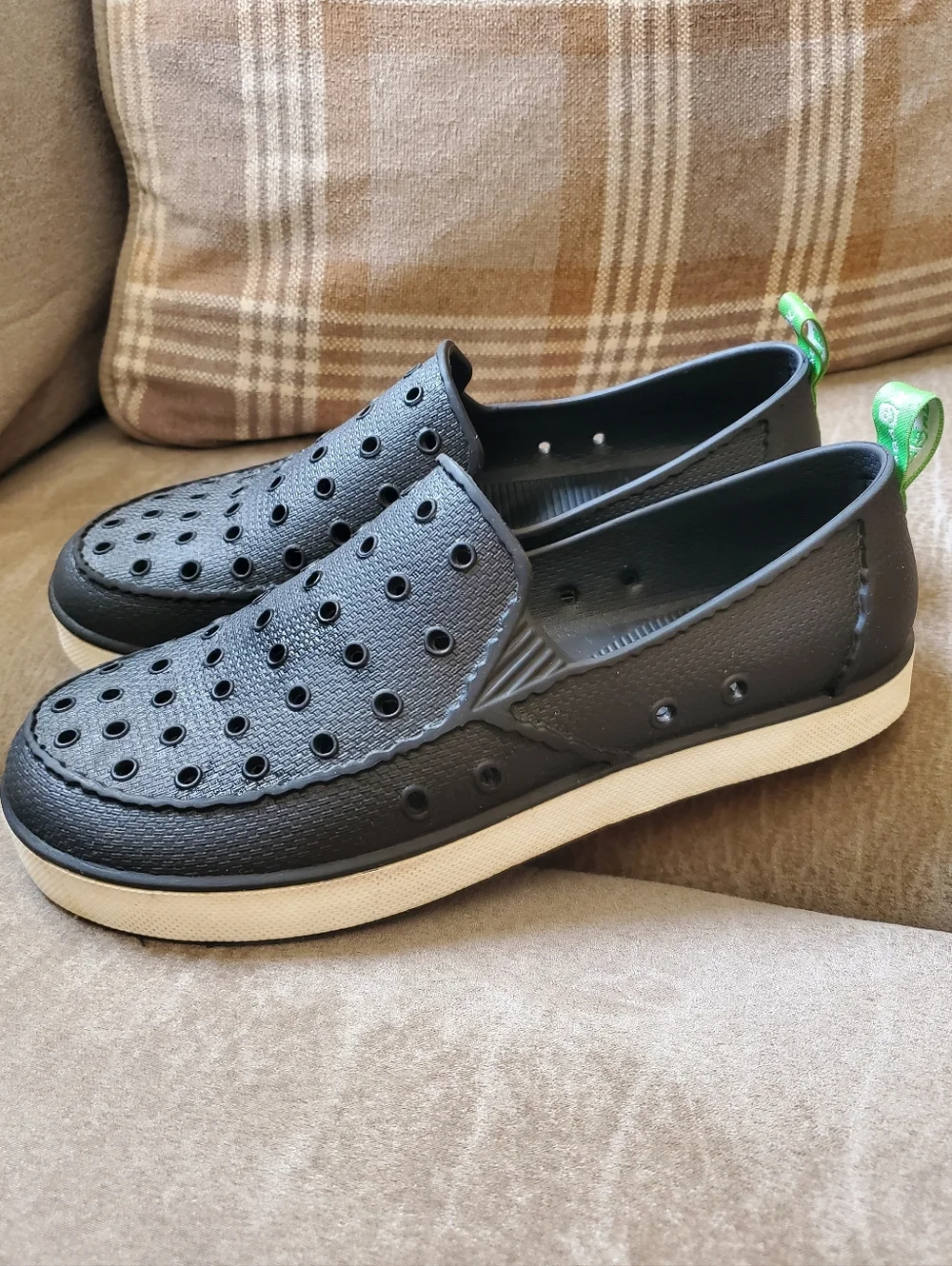 Sanuk Lil Walker Black - Youth Size 6Y Unisex
